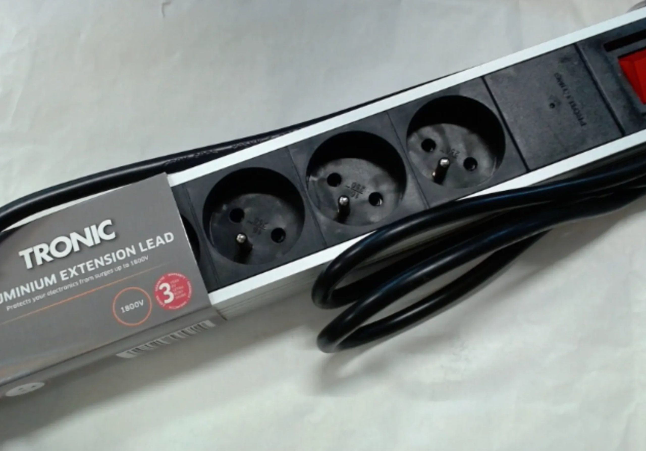 TRONIC minőségi aluminium hosszabbító, elosztó 6 utas - Image 2